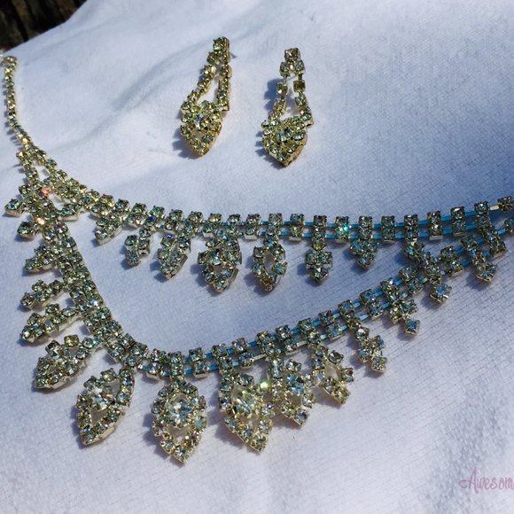 Vintage Crystal/Rhinestone Earrings & Necklace Set - Gorgeous! - Picture 8 of 8
